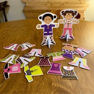 Melissa & Doug Children Play Set Reversible Magnetic Wooden Dolls And Outfits